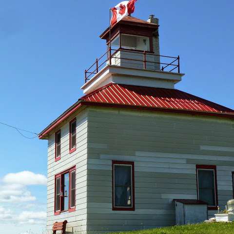 Bruce Bay Cottages & Lighthouse